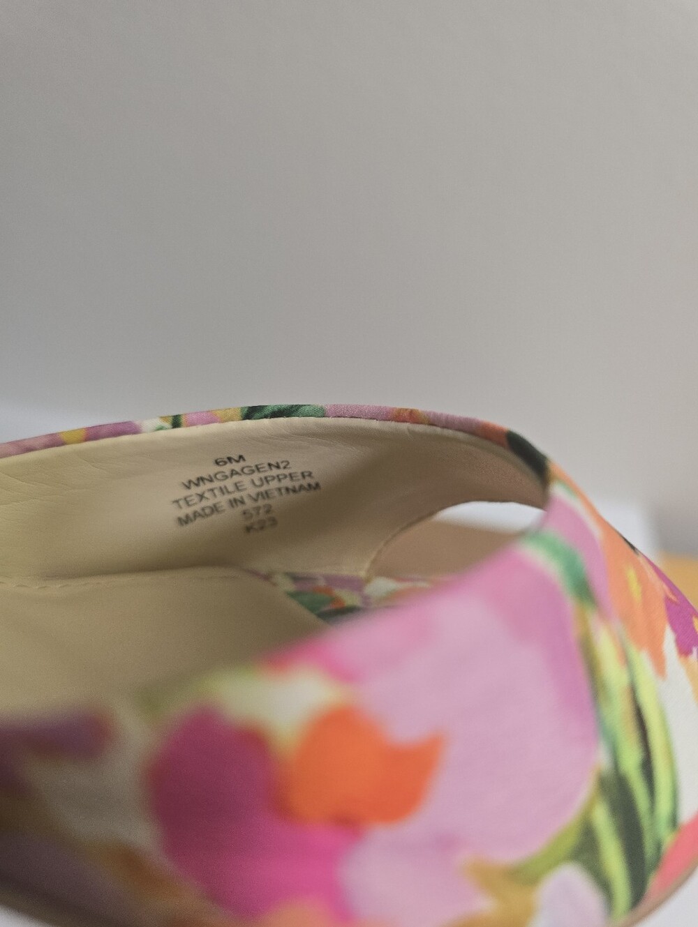 Nine West Gagen Pink Floral Slide - Picture 9 of 10